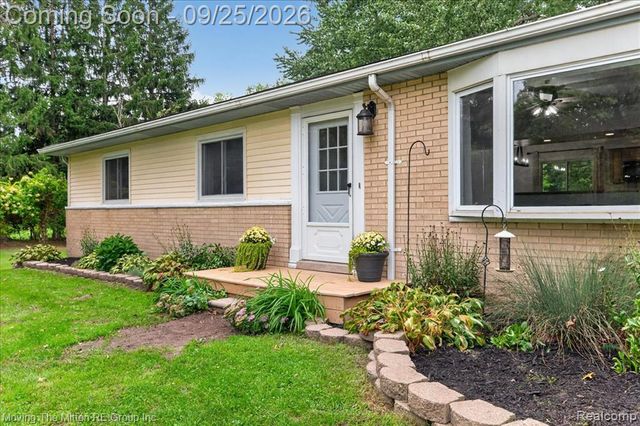 21210 Sherwood Road, Belleville, MI 48111
