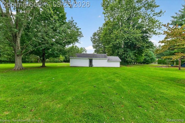 21210 Sherwood Road, Belleville, MI 48111