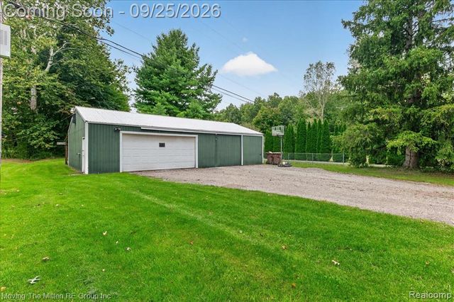 21210 Sherwood Road, Belleville, MI 48111
