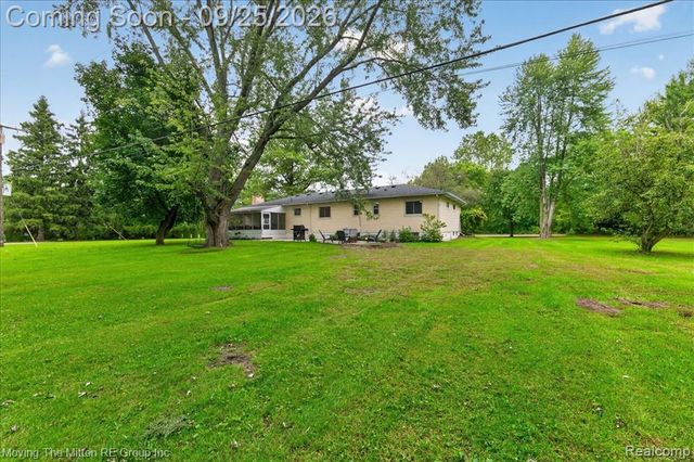 21210 Sherwood Road, Belleville, MI 48111
