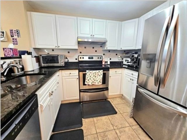 10 Seaport Drive 2111, Quincy, MA 02171