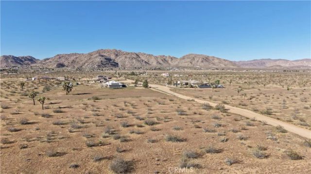 111 Mustang Ave, Apple Valley, CA 92307