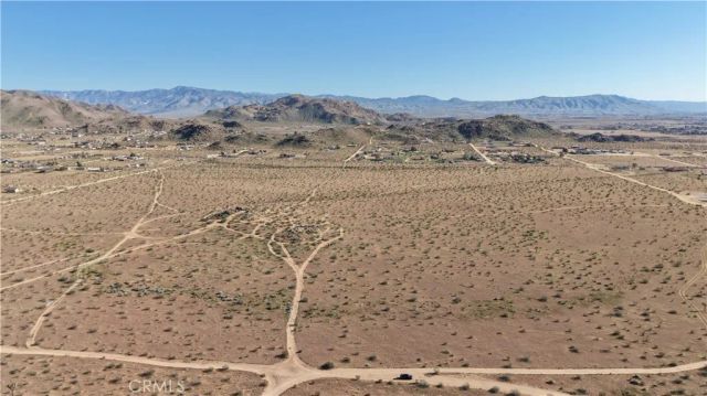 111 Mustang Ave, Apple Valley, CA 92307