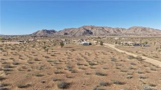 111 Mustang Ave, Apple Valley, CA 92307