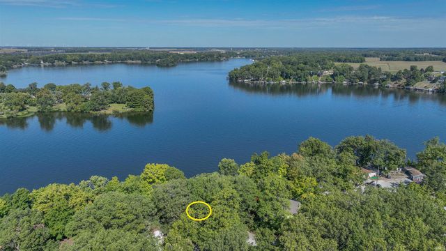 11791 W Pirates Roost Road, Monticello, IN 47960