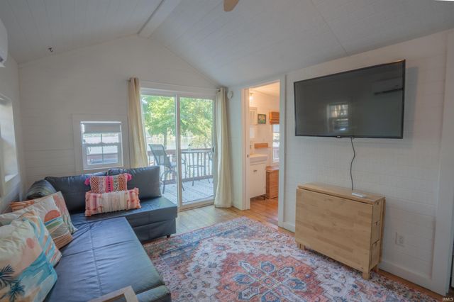 11791 W Pirates Roost Road, Monticello, IN 47960