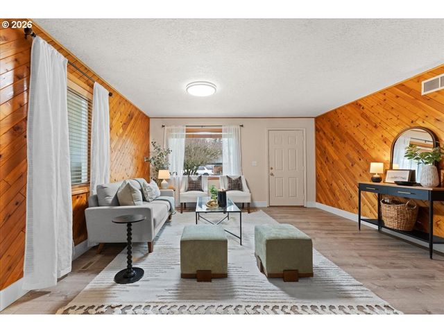 1620 Se 176TH Ave, Portland, OR 97233