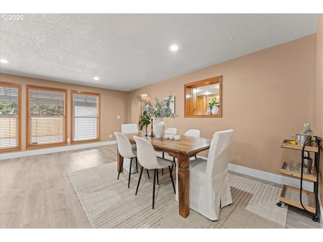 1620 Se 176TH Ave, Portland, OR 97233