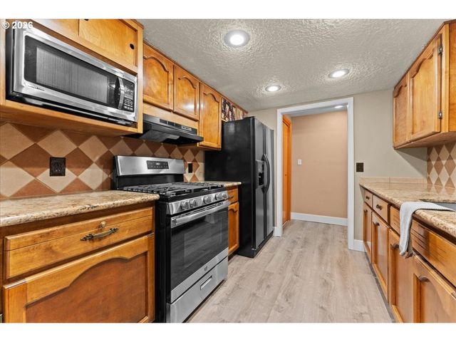 1620 Se 176TH Ave, Portland, OR 97233