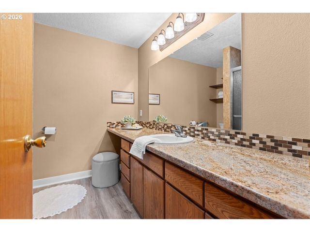 1620 Se 176TH Ave, Portland, OR 97233