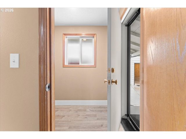 1620 Se 176TH Ave, Portland, OR 97233