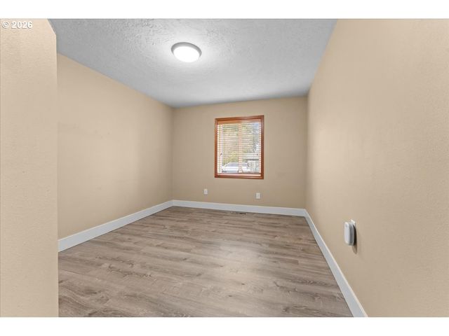 1620 Se 176TH Ave, Portland, OR 97233