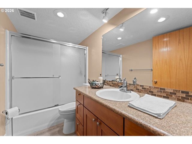 1620 Se 176TH Ave, Portland, OR 97233