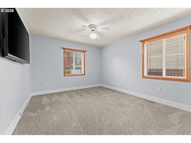 1620 Se 176TH Ave, Portland, OR 97233