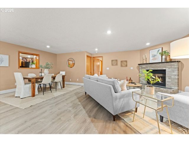 1620 Se 176TH Ave, Portland, OR 97233