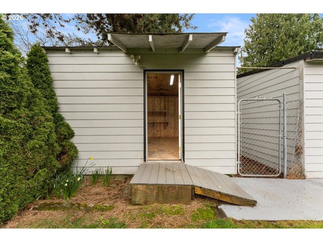 1620 Se 176TH Ave, Portland, OR 97233