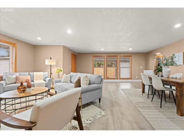 1620 Se 176TH Ave, Portland, OR 97233