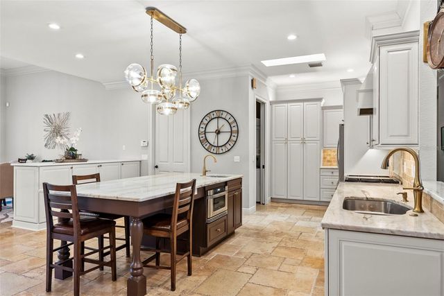 2028 ILLINOIS AVENUE NE, St Petersburg, FL 33703