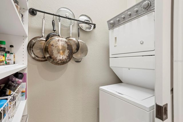 2028 ILLINOIS AVENUE NE, St Petersburg, FL 33703