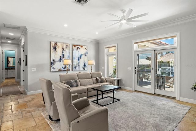 2028 ILLINOIS AVENUE NE, St Petersburg, FL 33703