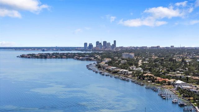 2028 ILLINOIS AVENUE NE, St Petersburg, FL 33703