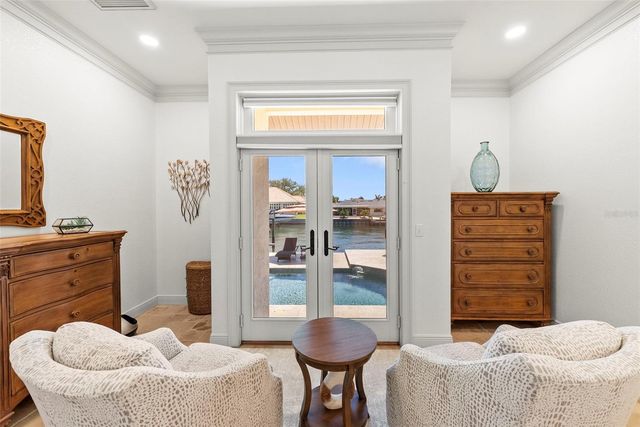 2028 ILLINOIS AVENUE NE, St Petersburg, FL 33703