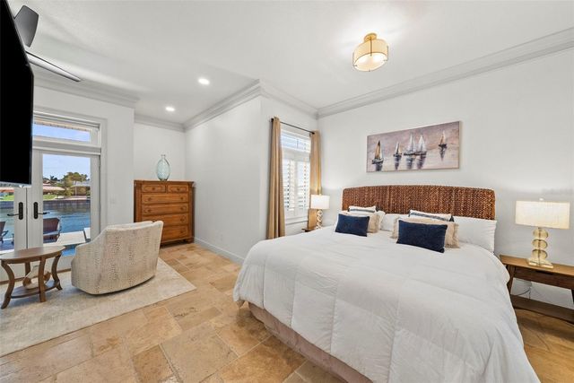 2028 ILLINOIS AVENUE NE, St Petersburg, FL 33703