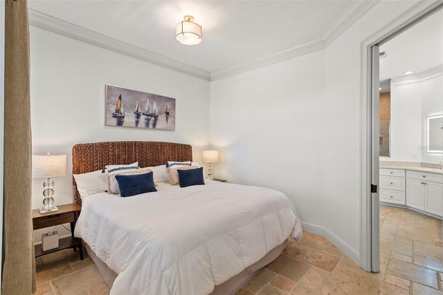 2028 ILLINOIS AVENUE NE, St Petersburg, FL 33703