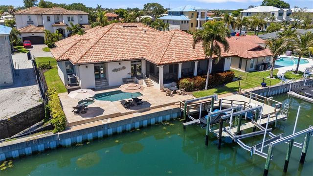 2028 ILLINOIS AVENUE NE, St Petersburg, FL 33703