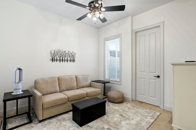 2028 ILLINOIS AVENUE NE, St Petersburg, FL 33703