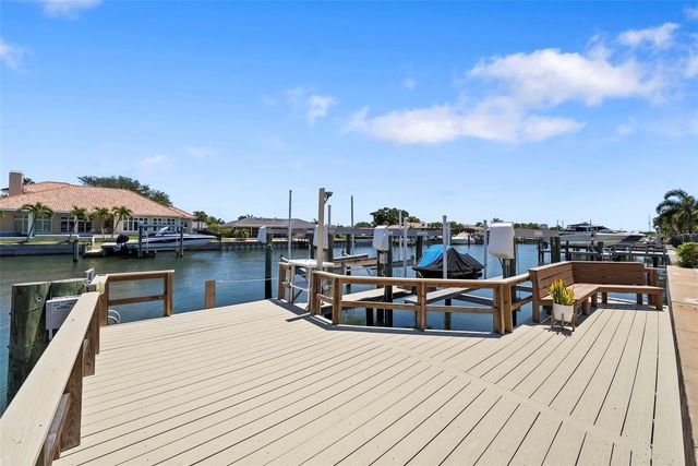 2028 ILLINOIS AVENUE NE, St Petersburg, FL 33703