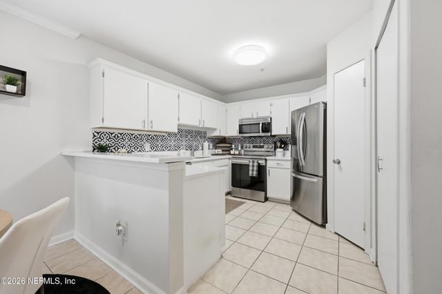 1701 THE GREENS Way 1913, Jacksonville Beach, FL 32250