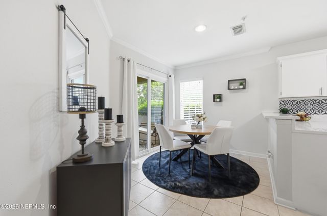 1701 THE GREENS Way 1913, Jacksonville Beach, FL 32250