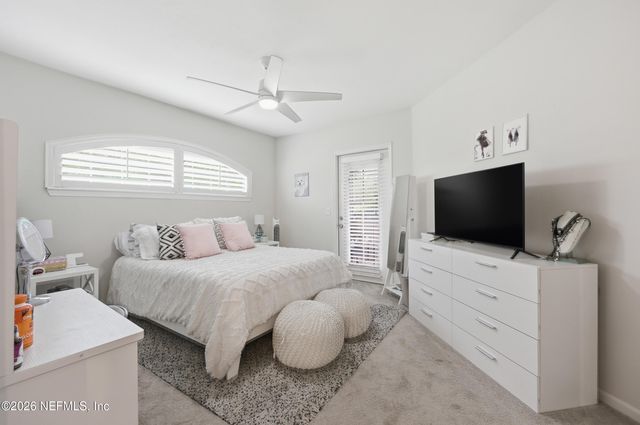 1701 THE GREENS Way 1913, Jacksonville Beach, FL 32250