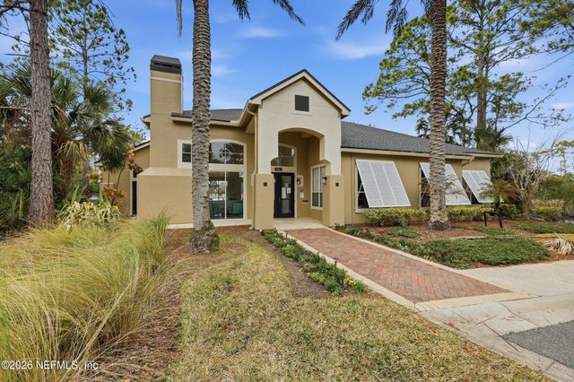 1701 THE GREENS Way 1913, Jacksonville Beach, FL 32250