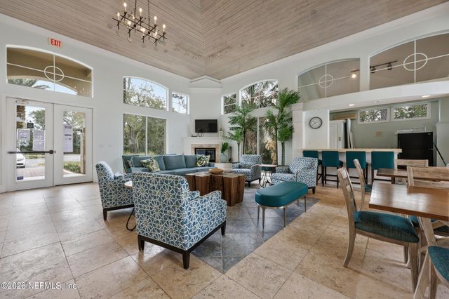 1701 THE GREENS Way 1913, Jacksonville Beach, FL 32250