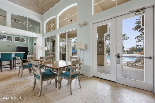 1701 THE GREENS Way 1913, Jacksonville Beach, FL 32250