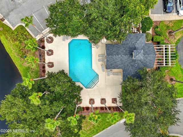 1701 THE GREENS Way 1913, Jacksonville Beach, FL 32250