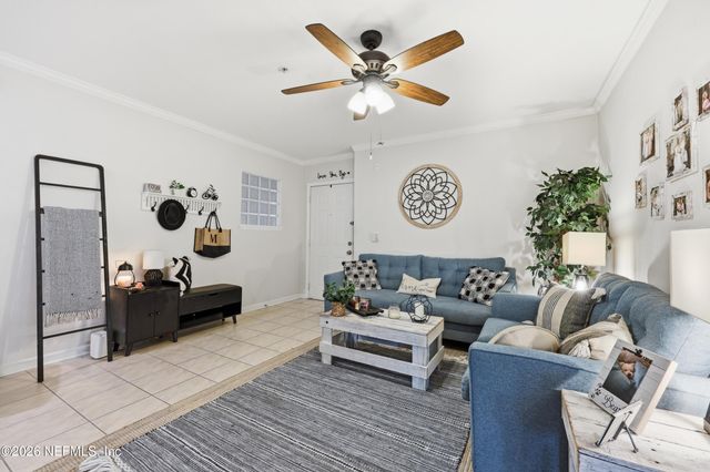 1701 THE GREENS Way 1913, Jacksonville Beach, FL 32250