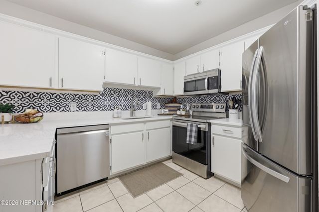 1701 THE GREENS Way 1913, Jacksonville Beach, FL 32250