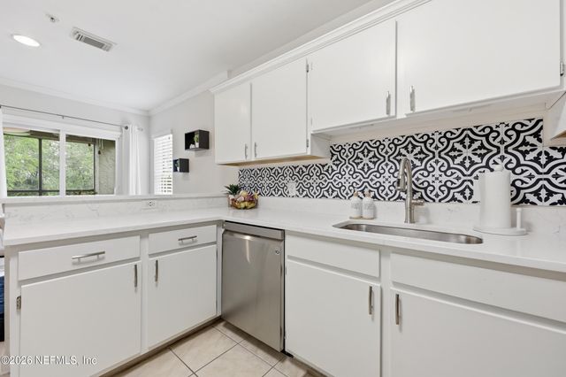 1701 THE GREENS Way 1913, Jacksonville Beach, FL 32250