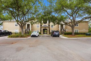 1701 THE GREENS Way 1913, Jacksonville Beach, FL 32250