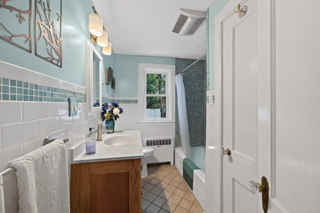 10 West St, New Bedford, MA 02740