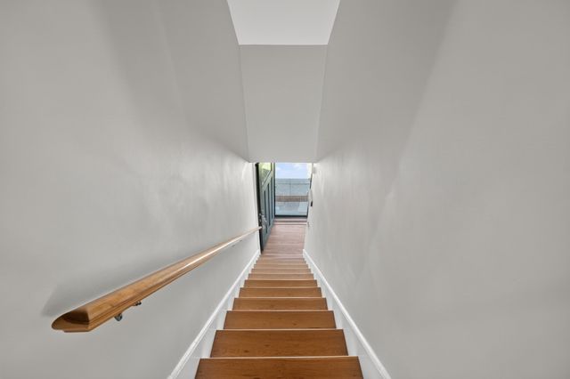 10 West St, New Bedford, MA 02740