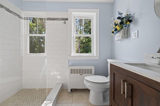 10 West St, New Bedford, MA 02740