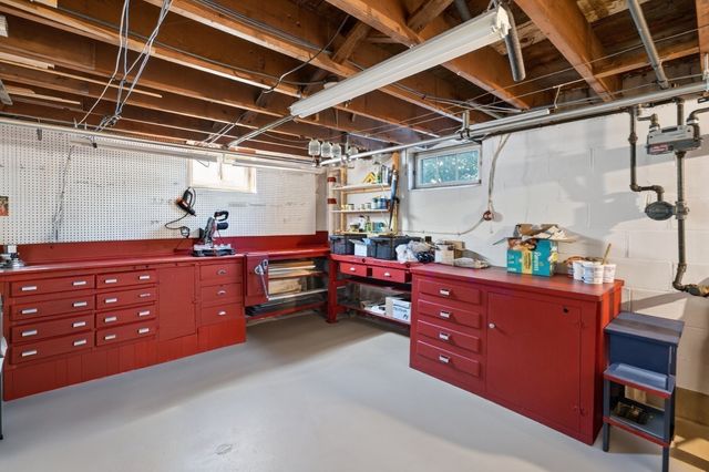 10 West St, New Bedford, MA 02740