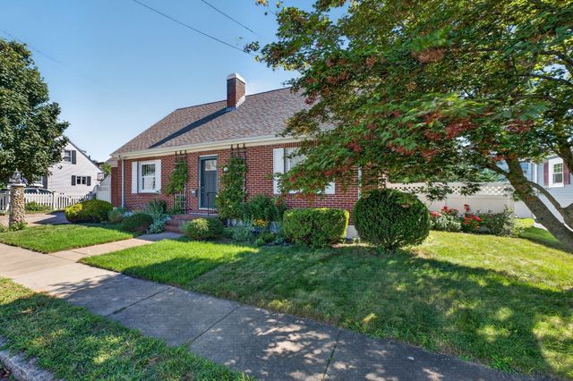 10 West St, New Bedford, MA 02740