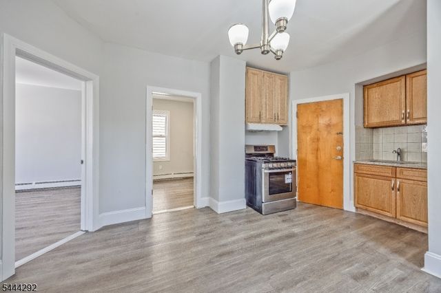 9 Vreeland Ave 4, Passaic City, NJ 07055