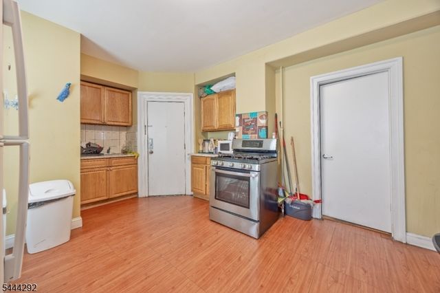 9 Vreeland Ave 4, Passaic City, NJ 07055