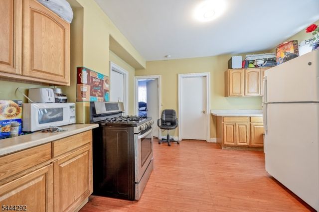 9 Vreeland Ave 4, Passaic City, NJ 07055